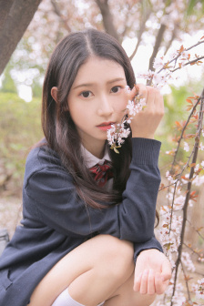《年轻女教师1》在线播放